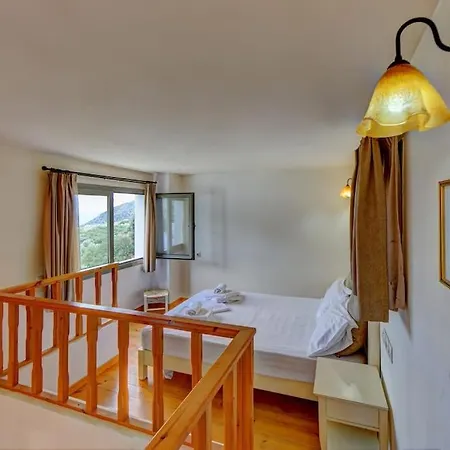 Horizon Villa, Near Heraklion * Akhládha